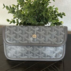 Goyard Gray and White Clutch with Iconic Monogram